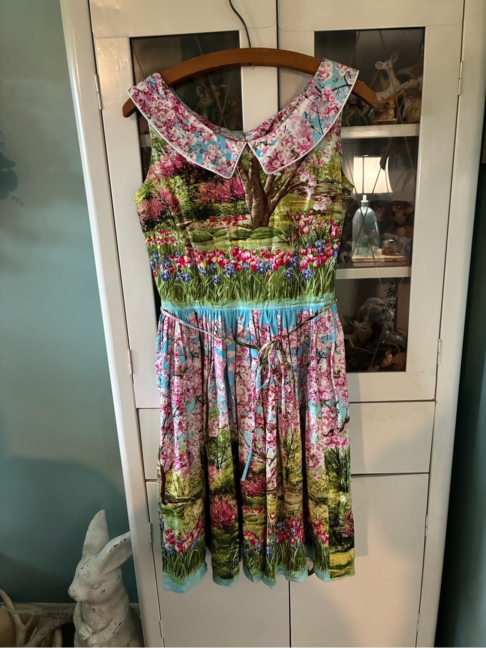 Bernie Dexter sz M Floral Garden Print Dress with Peter Pan Collar like new!